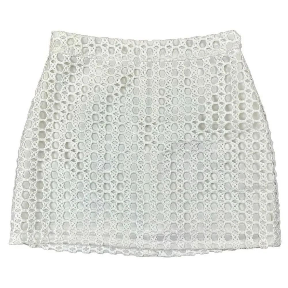 After Market Women’s White Eyelet Mini Skirt Large